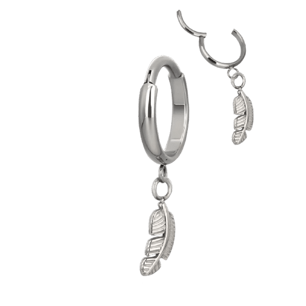 Clicker Κρίκος Αυτιού με Κρεμαστό Φτερό από Τιτάνιο ASTM F136